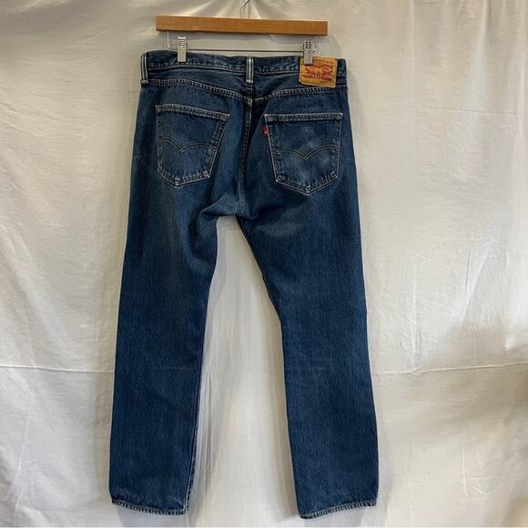 Levi's 501 Buttonfly Straight Medium Wash Denim Jeans Mens 34x30 Classic Basic - Picture 5 of 11